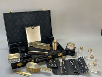 Luxueuse valise comprenant une mallette de...