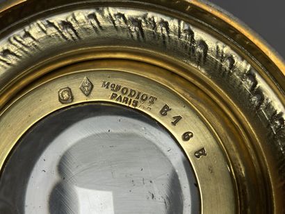 ODIOT Orfèvre.
Deux pots de toilette en cristal...