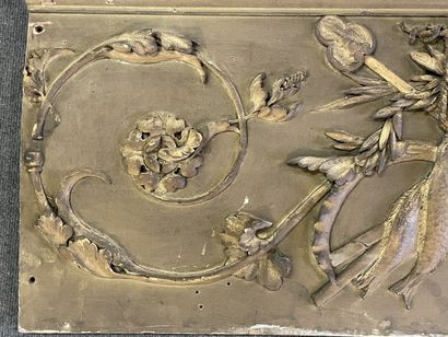 Element of wood carved, relief of fishing...