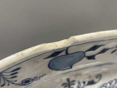 MEISSEN Large porcelain dinner service, onion...