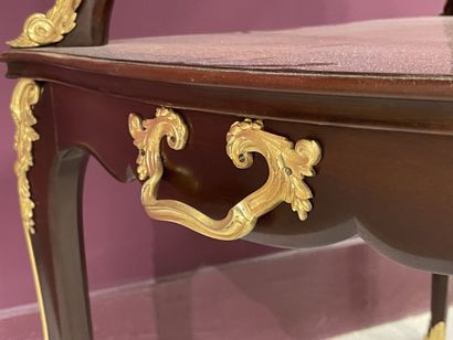 Tea table in frieze, marble top, underlined...