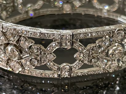 MAUBOUSSIN Bracelet manchette en or gris...
