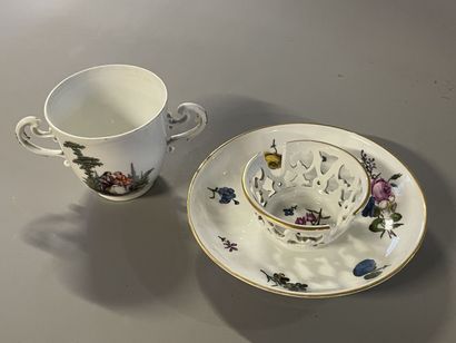 MEISSEN 18TH CENTURY
Porcelain cup with its...