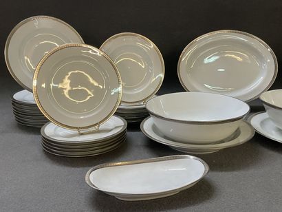 BERNARDAUD à Limoges, Service Vercors avec...