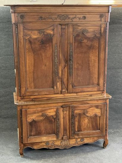 Buffet two bodies in walnut carved and molded...