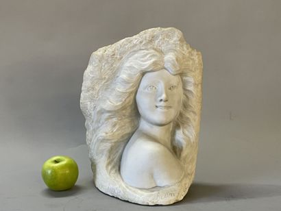 Ecole française vers 1900.
Buste de femme...
