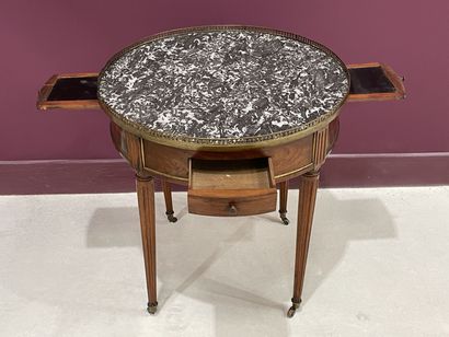 Hot water bottle table Louis XVI period
H....