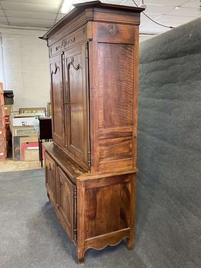 Buffet two bodies in walnut carved and molded...