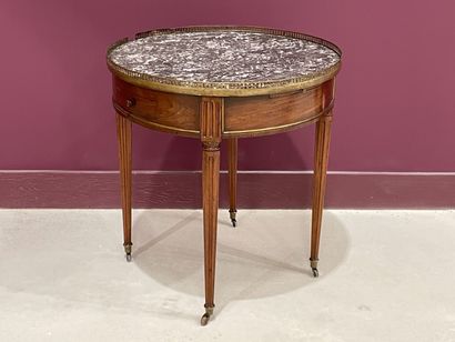 Hot water bottle table Louis XVI period
H....