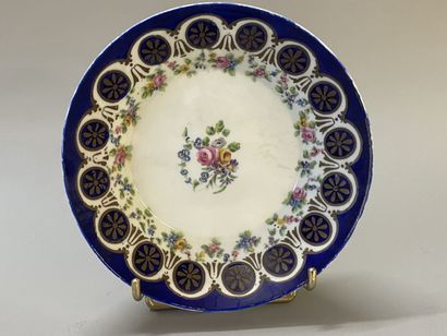SEVRES XVIII°: 
Set of three litron cups...
