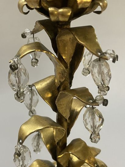 Paire de flambeaux en bronze, et pampilles,...