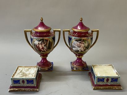 VIENNA early XXth century
Pair of porcelain...