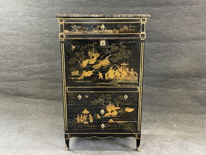Straight secretary in lacquered wood in Asian...