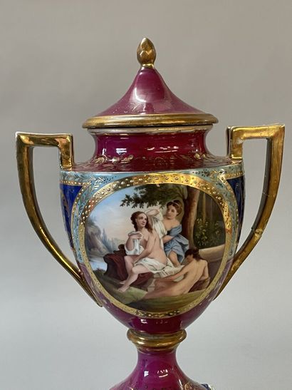VIENNA early XXth century
Pair of porcelain...