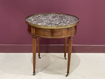 Hot water bottle table Louis XVI period
H....
