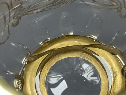 ODIOT Orfèvre.
Deux pots de toilette en cristal...