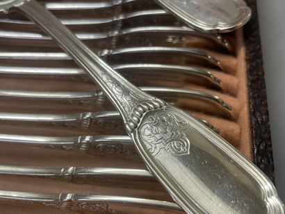 Suite de douze couverts à entremets en argent,...