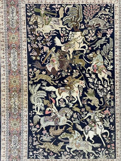 Ghoum carpet in silk and wool.
220 x 155...