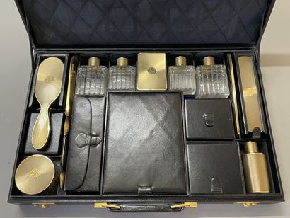 Luxueuse valise comprenant une mallette de...