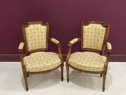 Pair of armchairs LXVI
88 x 59 x 52 cm. 
