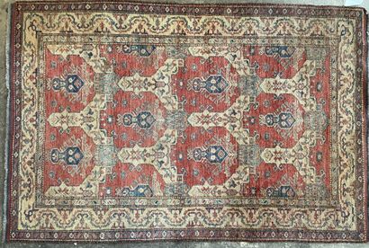 Kazak wool carpet.
Turkey.
210 x 140 cm....