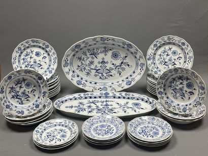 MEISSEN Large porcelain dinner service, onion...