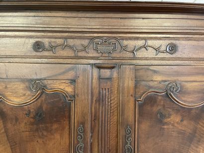 Buffet two bodies in walnut carved and molded...