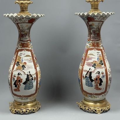 Paire de lampes à pétrôle en porcelaine du...