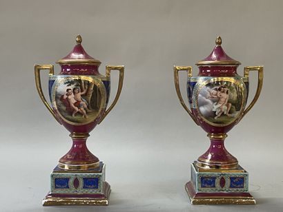 VIENNA early XXth century
Pair of porcelain...