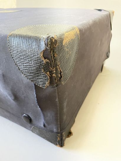 Luxueuse valise comprenant une mallette de...