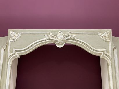 Wooden library carved lacquered wood.
Louis...