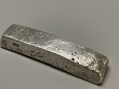 Lingot d'argent rectangulaire, chinois.
2...