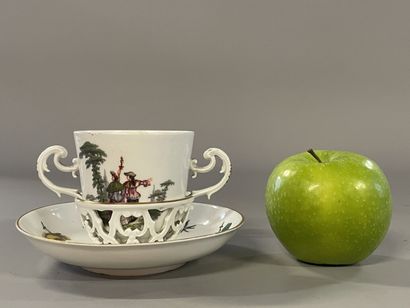 MEISSEN 18TH CENTURY
Porcelain cup with its...