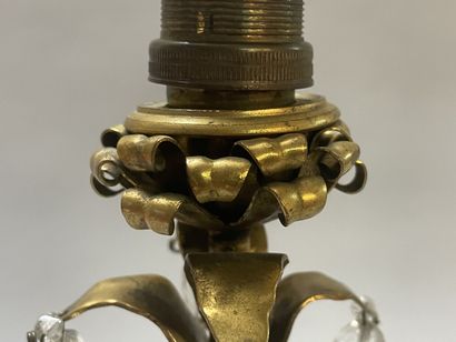 Paire de flambeaux en bronze, et pampilles,...