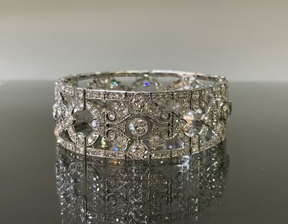 MAUBOUSSIN Bracelet manchette en or gris...
