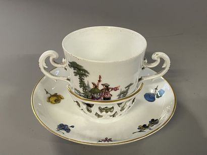 MEISSEN 18TH CENTURY
Porcelain cup with its...