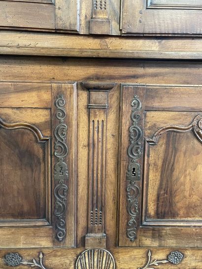 Buffet two bodies in walnut carved and molded...