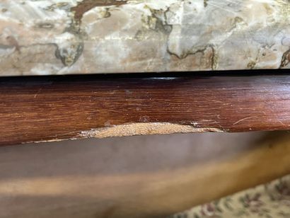 Chest of drawers in satinwood and amaranth,...