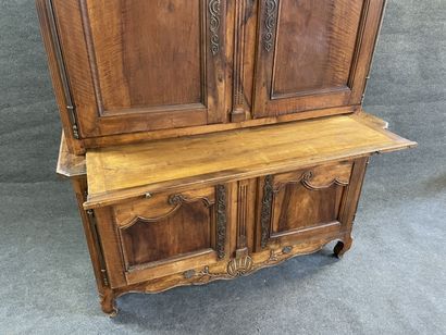 Buffet two bodies in walnut carved and molded...