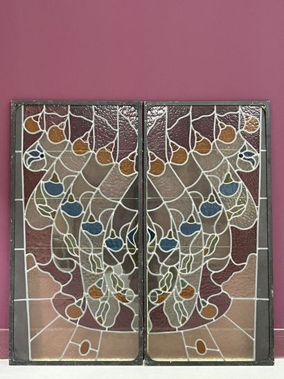 Deux vitraux.
130 x 65 cm