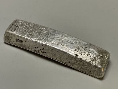 Lingot d'argent rectangulaire, chinois.
2...