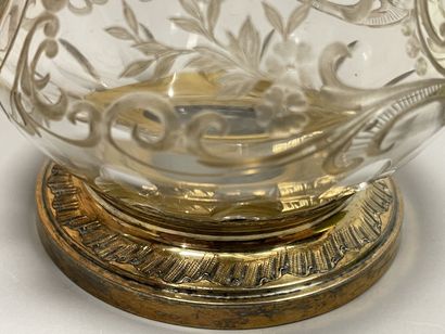 ODIOT Orfèvre.
Deux pots de toilette en cristal...