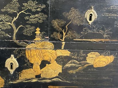 Straight secretary in lacquered wood in Asian...