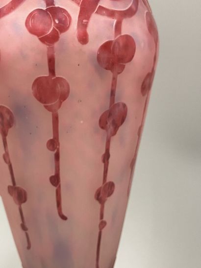 Le Verre Français
Grand vase sur piedouche...