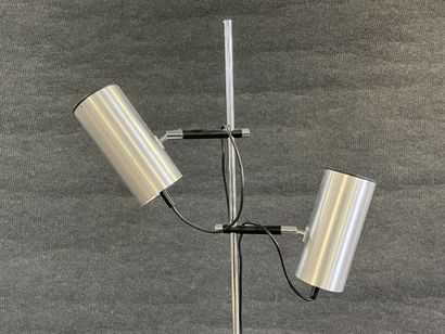 Floor lamp with two adjustable metal spotlights.
1970's...