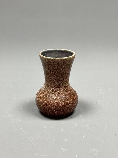 ACCOLAY vase à long col évasé en ceramique...