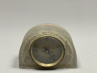 René LALIQUE (1860-1945) pour AT0
Pendule...
