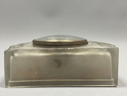 René LALIQUE (1860-1945) pour AT0
Pendule...