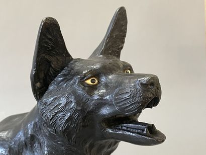 Wolf. 
Sculpture in patinated bronze, 
Japan...