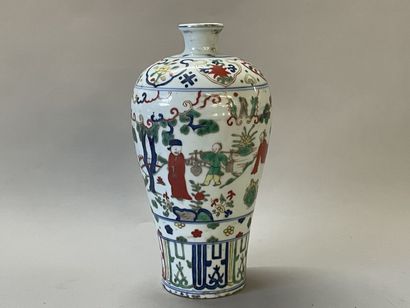 Chinese porcelain meiping vase with polychrome...